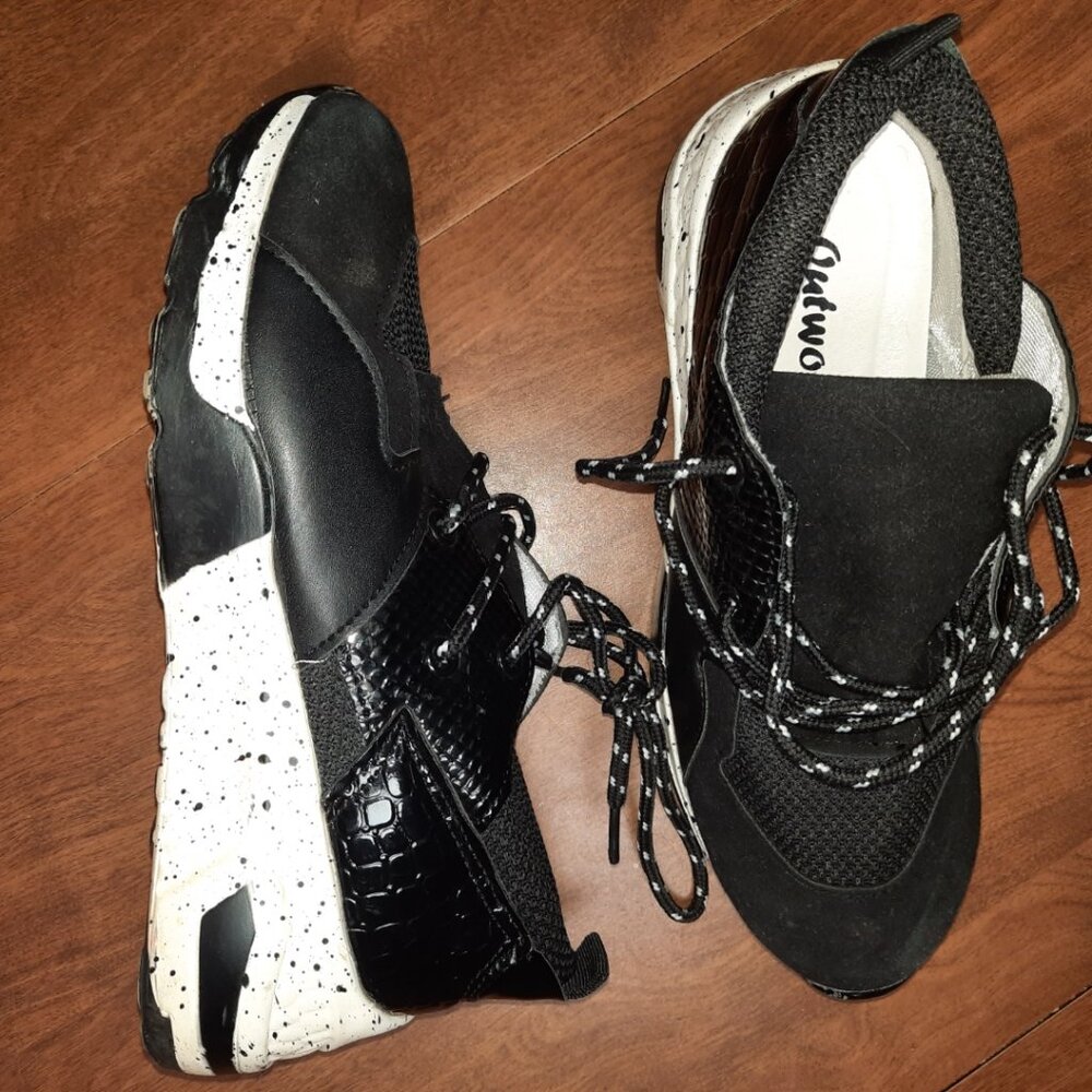 Outwoods Black Sneaker